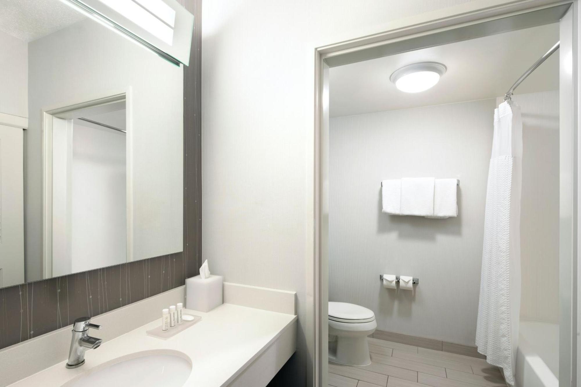 Courtyard By Marriott- Austin 3*